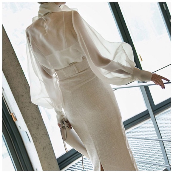 Black & White Sheer Organza Dramatic Bow Top - Picture 4 of 8